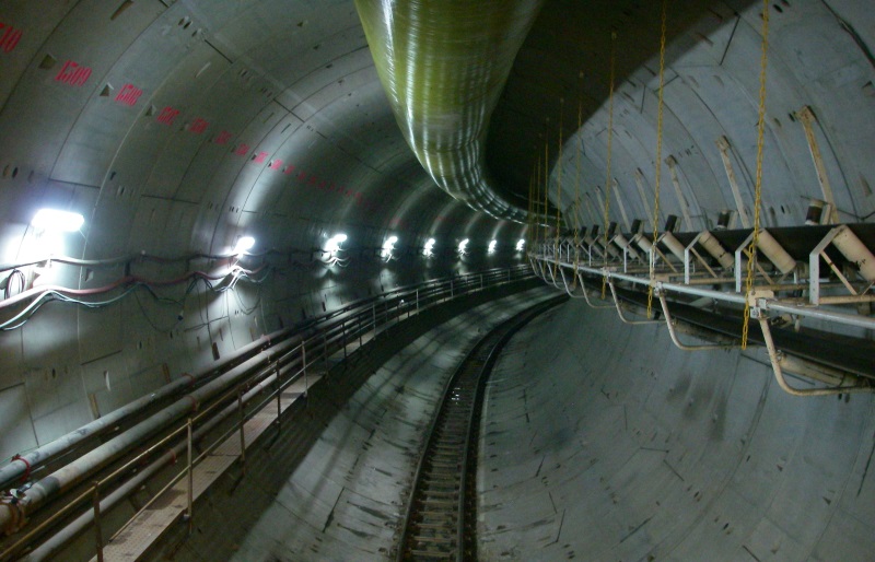 conveyor_02_tunnel