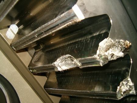 04_broken-teeth-of-main-gear